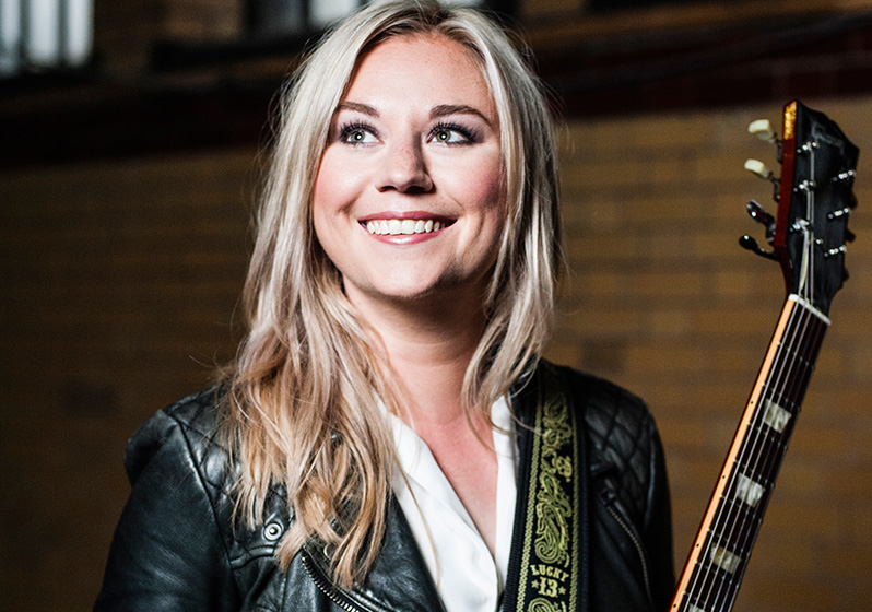 ABOUT NEW Joanne Shaw Taylor